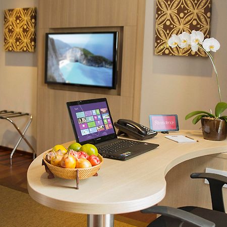 Ra Premiere Simatupang Hotel Cilandak Kültér fotó