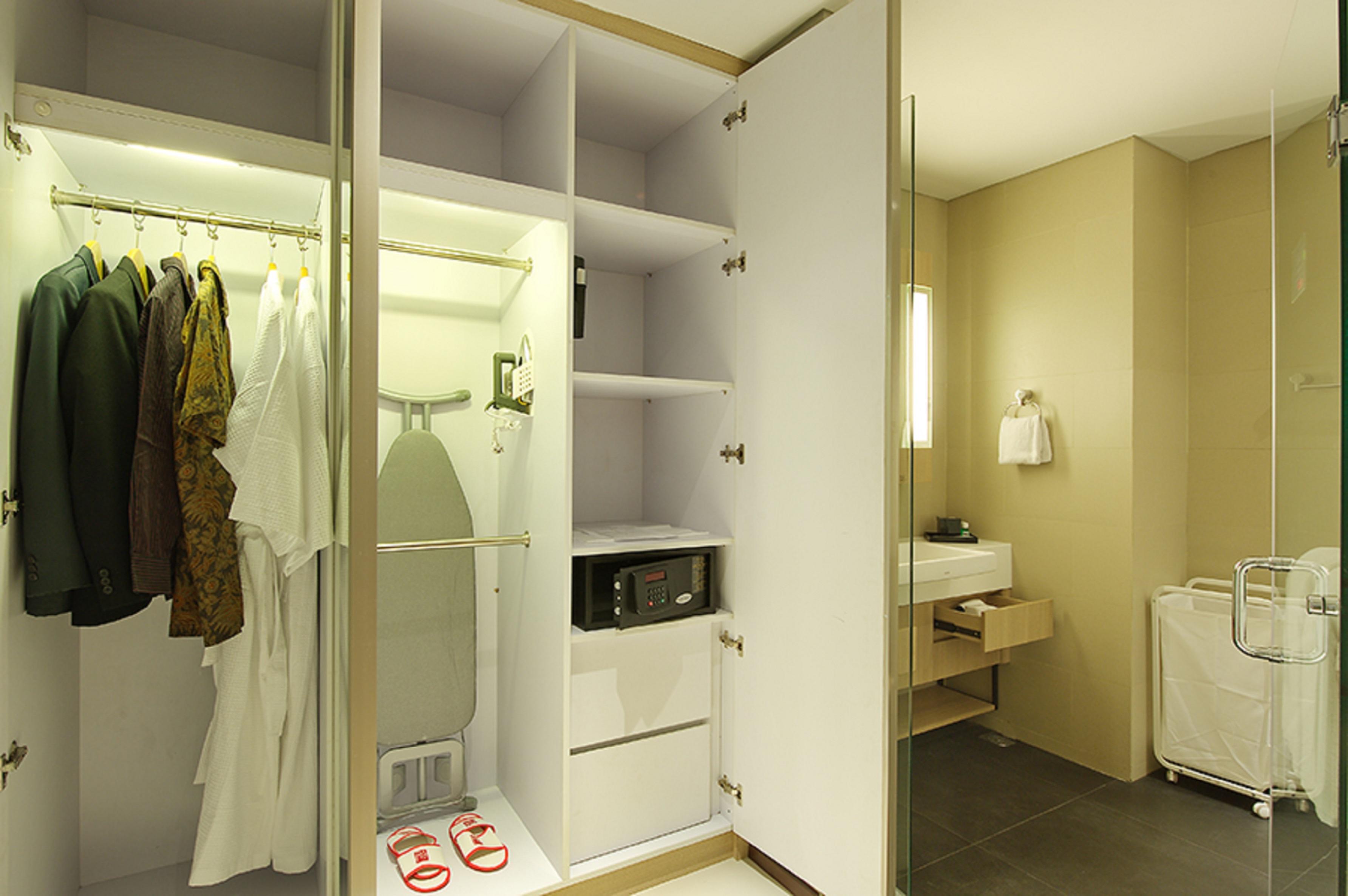 Ra Premiere Simatupang Hotel Cilandak Kültér fotó