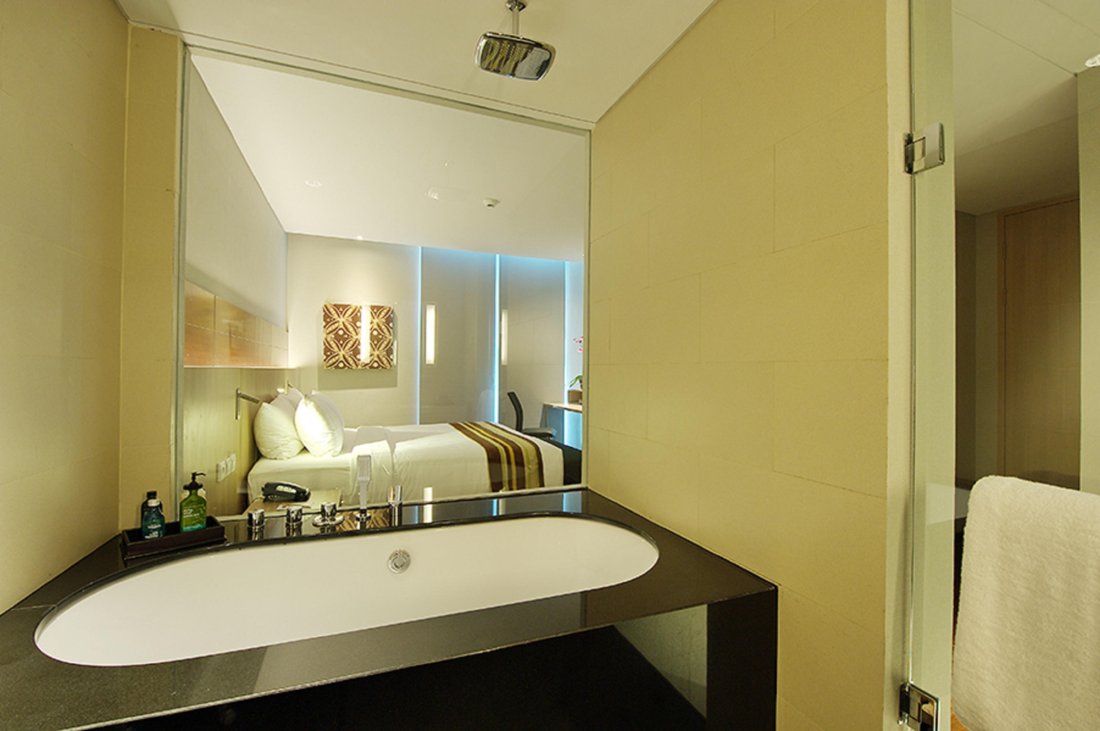 Ra Premiere Simatupang Hotel Cilandak Kültér fotó
