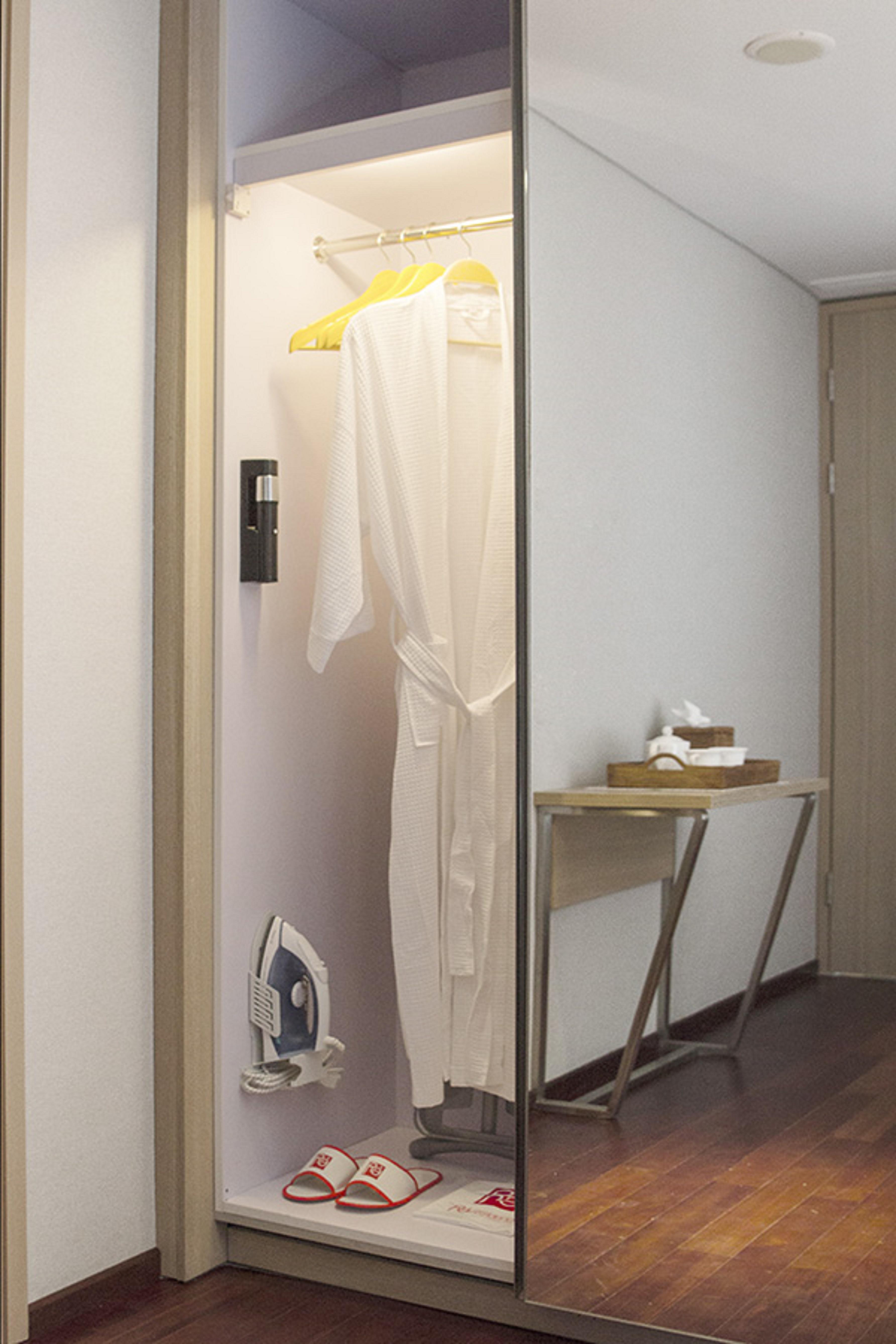 Ra Premiere Simatupang Hotel Cilandak Kültér fotó