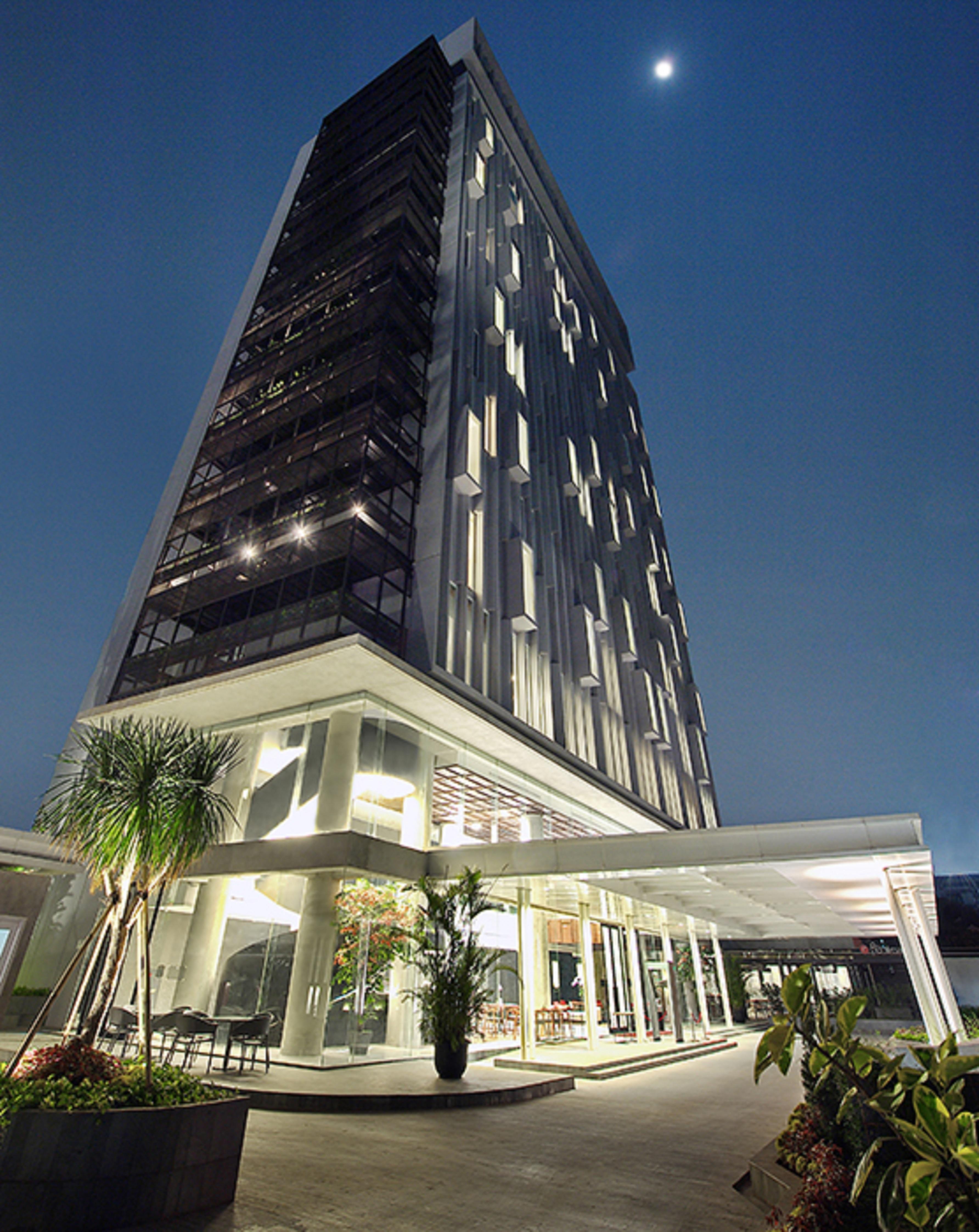 Ra Premiere Simatupang Hotel Cilandak Kültér fotó